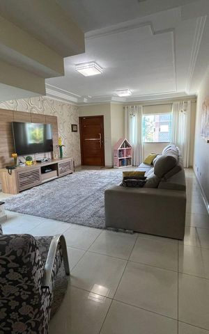 Casa à venda com 233m², 3 quartos e 7 vagasSala
