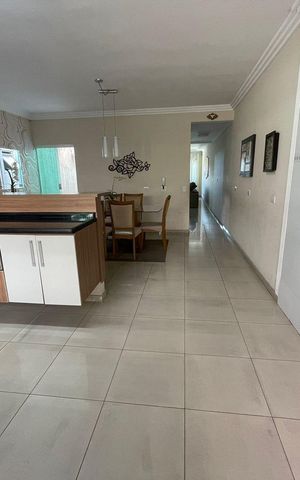Casa à venda com 233m², 3 quartos e 7 vagasCozinha 