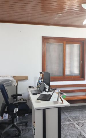Casa à venda com 173m², 6 quartos e 3 vagasSala 2