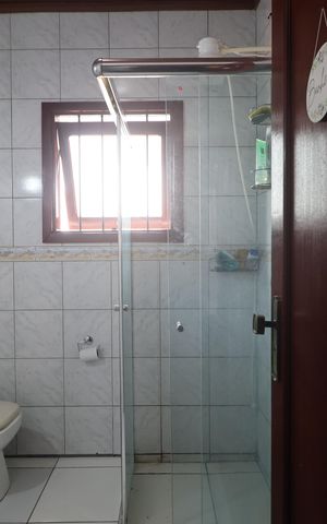 Casa à venda com 173m², 6 quartos e 3 vagasBanheiro 2