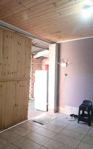 Casa à venda com 45m², 1 quarto e 1 vagaSala 2