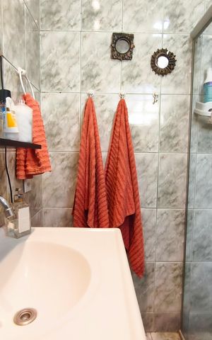 Casa à venda com 263m², 3 quartos e 3 vagas Casa à venda com 263m², 3 quartos e 3 vagasBanheiro Suíte 2