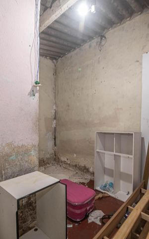 Casa à venda com 500m², 2 quartos e 2 vagasEdícula