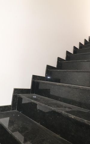 Apartamento à venda com 123m², 2 quartos e 4 vagasEscada
