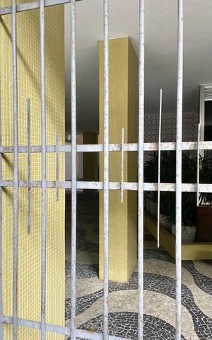 Apartamento à venda com 167m², 4 quartos e 1 vaga Apartamento à venda com 167m², 4 quartos e 1 vagaFachada e Placa