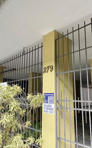 Apartamento à venda com 167m², 4 quartos e 1 vaga Apartamento à venda com 167m², 4 quartos e 1 vagaFachada e Placa