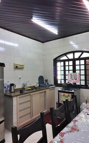 Casa à venda com 235m², 2 quartos e 8 vagasCozinha
