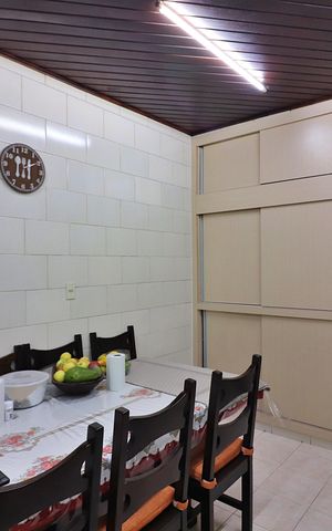 Casa à venda com 235m², 2 quartos e 8 vagasCozinha