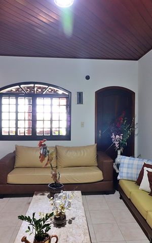 Casa à venda com 235m², 2 quartos e 8 vagasSala