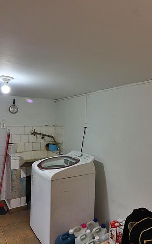 Casa à venda com 235m², 2 quartos e 8 vagasÁrea de Serviço