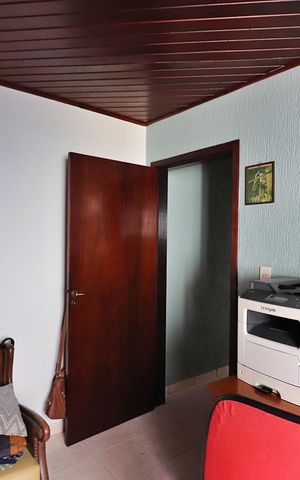 Casa à venda com 235m², 2 quartos e 8 vagasQuarto 2