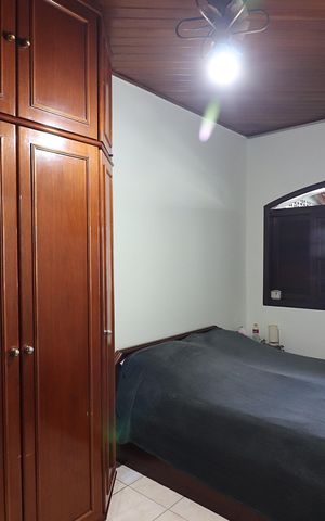 Casa à venda com 235m², 2 quartos e 8 vagasQuarto 1