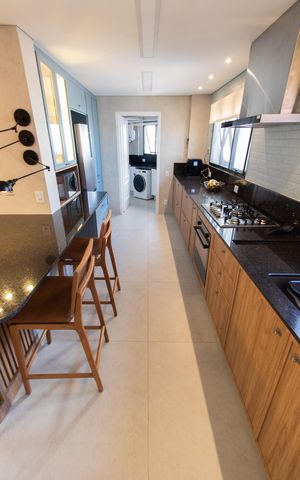 Apartamento à venda com 138m², 3 quartos e 3 vagas Apartamento à venda com 138m², 3 quartos e 3 vagasCozinha