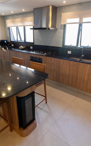 Apartamento à venda com 138m², 3 quartos e 3 vagas Apartamento à venda com 138m², 3 quartos e 3 vagasCozinha