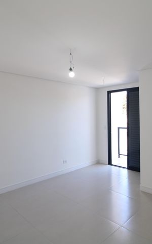 Casa à venda com 125m², 3 quartos e 2 vagasSuíte