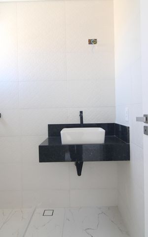 Casa à venda com 125m², 3 quartos e 2 vagasBanheiro da Suíte