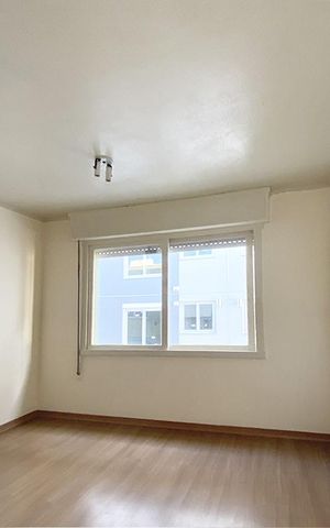 Casa de condomínio à venda com 60m², 2 quartos e 1 vagaSala