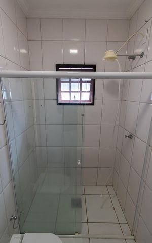Casa de condomínio para alugar com 308m², 3 quartos e 4 vagas Casa de condomínio para alugar com 308m², 3 quartos e 4 vagasBanheiro da Suíte
