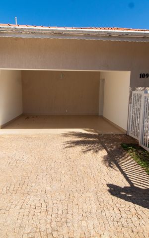 Casa de condomínio para alugar com 308m², 3 quartos e 4 vagas Casa de condomínio para alugar com 308m², 3 quartos e 4 vagasÁrea comum