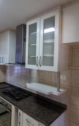 Casa de condomínio para alugar com 308m², 3 quartos e 4 vagas Casa de condomínio para alugar com 308m², 3 quartos e 4 vagasCozinha
