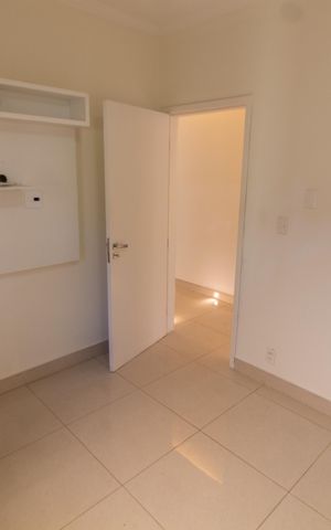 Casa de condomínio para alugar com 308m², 3 quartos e 4 vagas Casa de condomínio para alugar com 308m², 3 quartos e 4 vagasQuarto 1