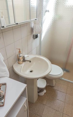 Casa à venda com 320m², 2 quartos e 2 vagasBanheiro