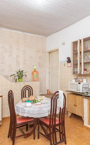Casa à venda com 320m², 2 quartos e 2 vagasCozinha casa 2