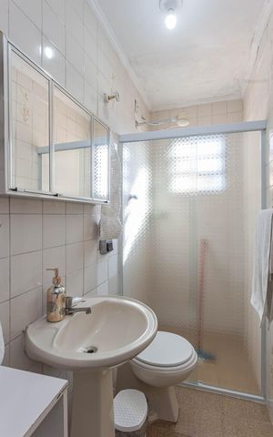 Casa à venda com 320m², 2 quartos e 2 vagasBanheiro