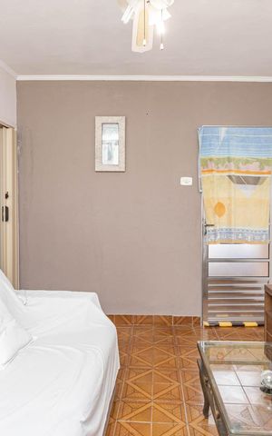 Casa à venda com 320m², 2 quartos e 2 vagasSala
