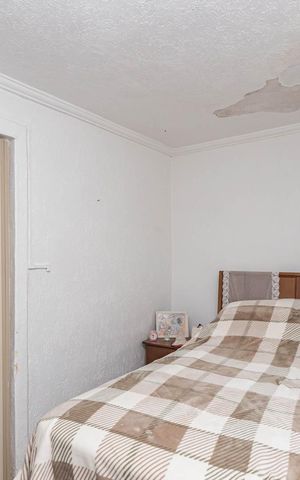 Casa à venda com 320m², 2 quartos e 2 vagasQuarto 2