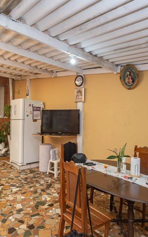 Casa à venda com 320m², 2 quartos e 2 vagasÁrea de Serviço