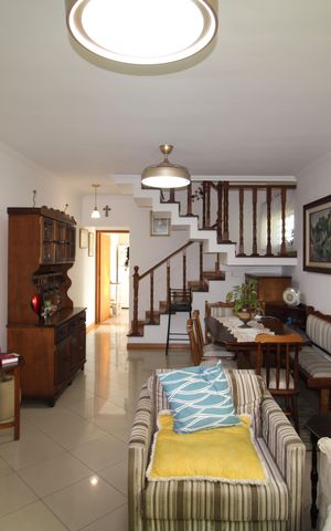 Casa à venda com 175m², 3 quartos e 3 vagasSala