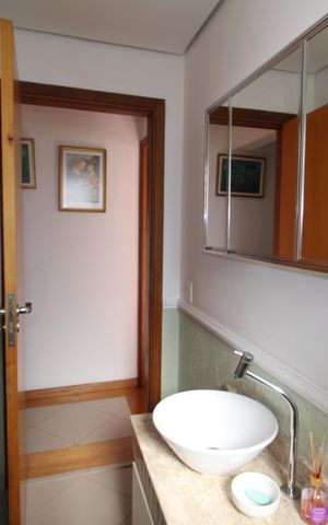 Casa à venda com 175m², 3 quartos e 3 vagasLavabo