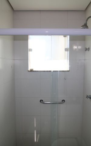 Casa à venda com 175m², 3 quartos e 3 vagasBanheiro da Suíte 1