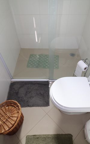Casa à venda com 175m², 3 quartos e 3 vagasBanheiro da Suíte 1