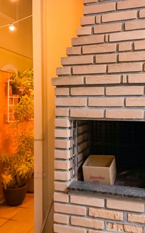 Casa à venda com 144m², 3 quartos e 2 vagas Casa à venda com 144m², 3 quartos e 2 vagasChurrasqueira