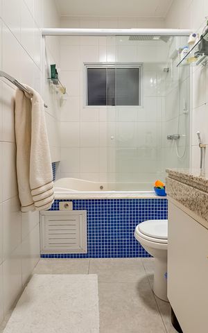 Casa à venda com 144m², 3 quartos e 2 vagas Casa à venda com 144m², 3 quartos e 2 vagasBanheiro Corredor