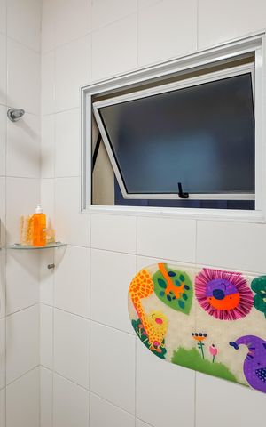 Casa à venda com 144m², 3 quartos e 2 vagas Casa à venda com 144m², 3 quartos e 2 vagasBanheiro da Suíte