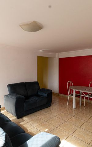 Apartamento à venda com 83m², 2 quartos e 1 vaga Apartamento à venda com 83m², 2 quartos e 1 vagaSala