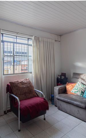 Casa à venda com 121m², 4 quartos e 2 vagas Casa à venda com 121m², 4 quartos e 2 vagasSala