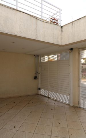 Casa à venda com 300m², 4 quartos e 3 vagasGaragem