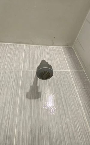 Apartamento à venda com 57m², 2 quartos e 1 vaga Apartamento à venda com 57m², 2 quartos e 1 vagaBanheiro