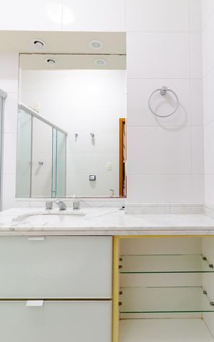 Apartamento à venda com 100m², 3 quartos e 1 vaga Apartamento à venda com 100m², 3 quartos e 1 vagaBanheiro da suíte