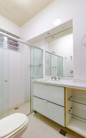 Apartamento à venda com 100m², 3 quartos e 1 vaga Apartamento à venda com 100m², 3 quartos e 1 vagaBanheiro da suíte