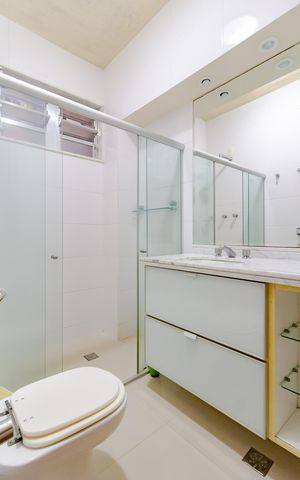 Apartamento à venda com 100m², 3 quartos e 1 vaga Apartamento à venda com 100m², 3 quartos e 1 vagaBanheiro da suíte