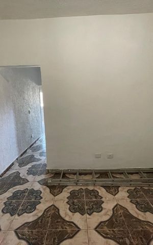 Casa de condomínio para alugar com 45m², 1 quarto e sem vaga Casa de condomínio para alugar com 45m², 1 quarto e sem vagaSala
