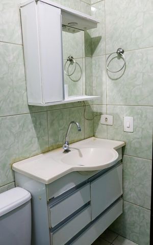 Casa para alugar com 50m², 2 quartos e 1 vaga Casa para alugar com 50m², 2 quartos e 1 vagaBanheiro