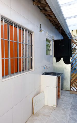 Casa para alugar com 50m², 2 quartos e 1 vaga Casa para alugar com 50m², 2 quartos e 1 vagaLavanderia