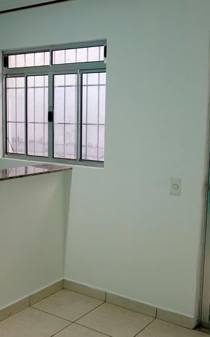 Casa para alugar com 50m², 2 quartos e 1 vaga Casa para alugar com 50m², 2 quartos e 1 vagaSala