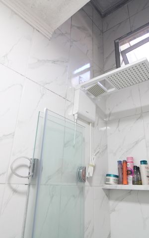 Casa à venda com 133m², 3 quartos e 2 vagasBanheiro